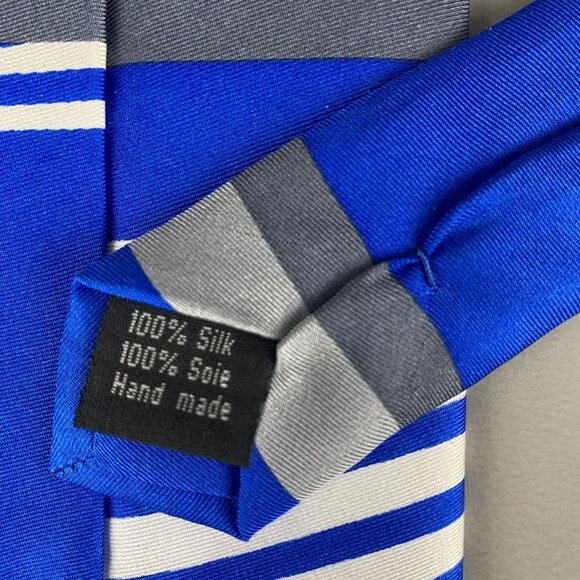 Milwaukee Art Museum Blue Calatrava Brise Soleil Silk Tie by Sierra Korthof - Picture 4 of 8